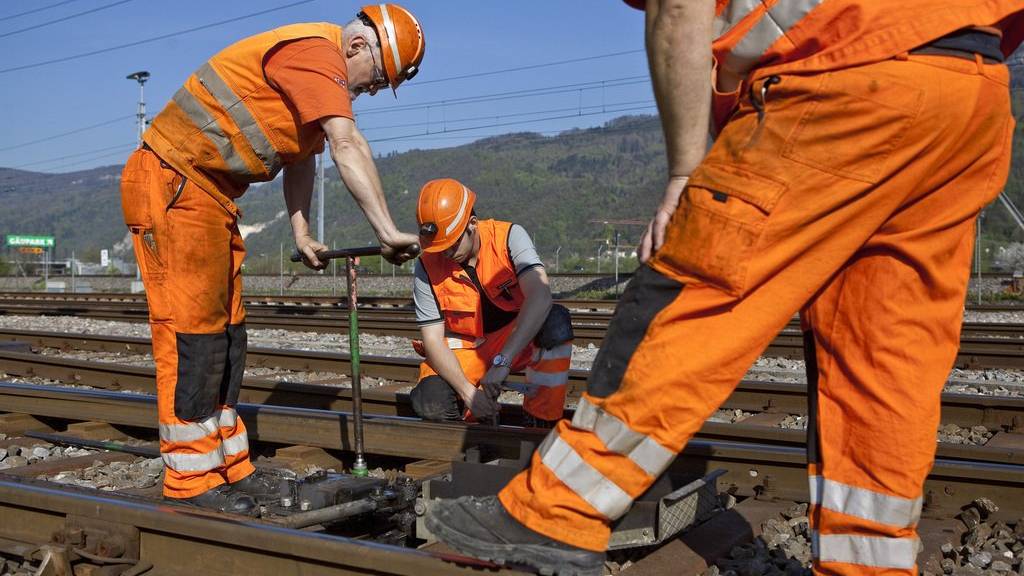 Die SBB sind am Wochenende mit Unterhaltsarbeiten auf den Ostschweizer Schienen beschäftigt. (Archivbild)