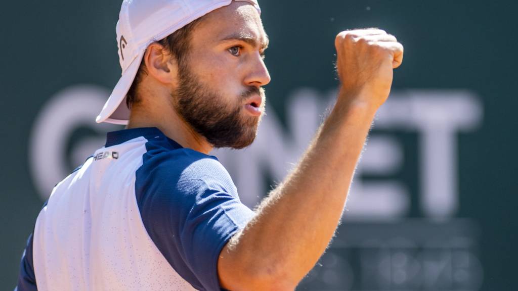 Muss sich sein Verdienst bei den kleineren Turnieren der Tennistour hart erarbeiten - und wird dann noch von Sportwettern bedroht und beleidigt: Johan Nikles
