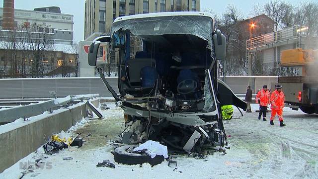 Tragödie in Zürich: Car-Unfall fordert eine Tote und über 40 Verletzte