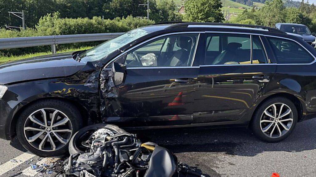Motorradfahrer nach Kollision in Bennau SZ verletzt