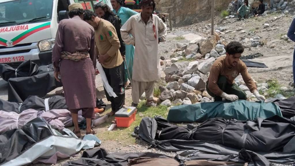 Pakistan: Mindestens 40 Tote bei Busunglück