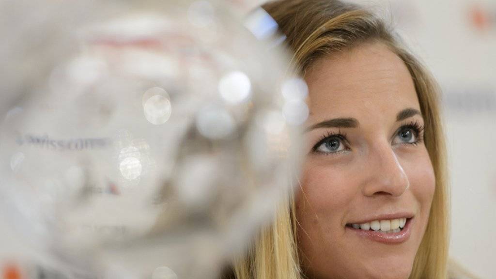 Lara Gut hat am Sonntag die Kristallkugel für den Sieg im Gesamtweltcup entgegen genommen. Auf den Lorbeeren ausruhen will sich sich aber nicht (Archiv)