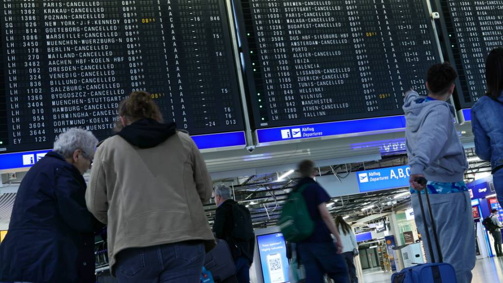 An jedem Streiktag sind mehrere zehntausend Passagiere gezwungen, ihre Reisepläne zu ändern.