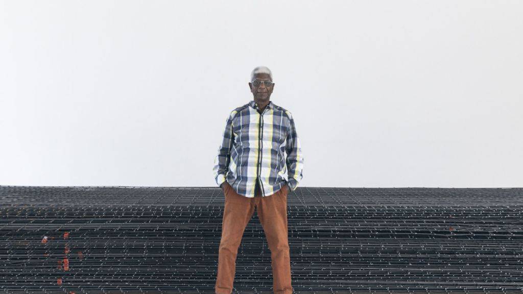 Der Künstler El Anatsui gilt als eine der gewichtigen Stimmen der afrikanischen Gegenwartskunst.