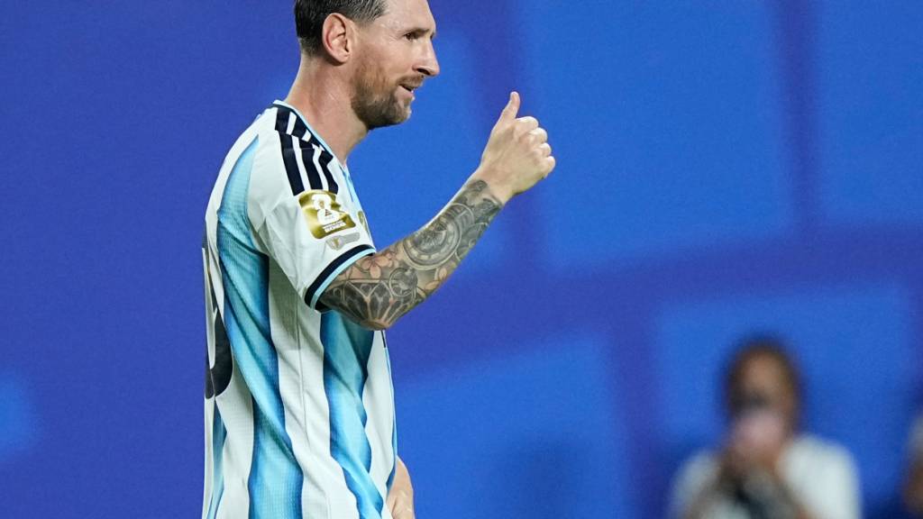 Lionel Messi stellt mit seinen drei Toren gegen Algerien alle in den Schatten