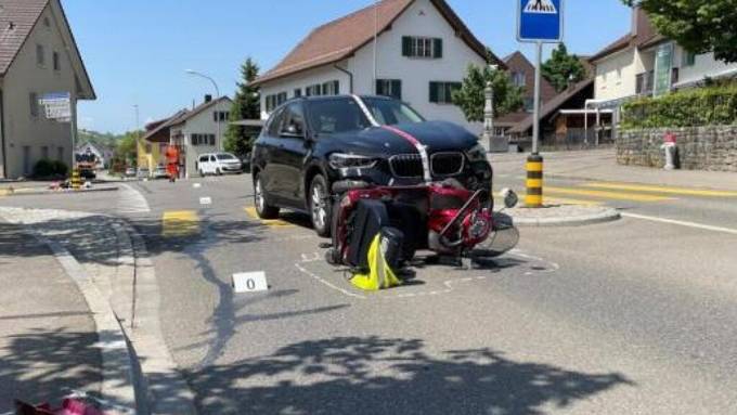 Elektromobil-Lenkerin (84) wird bei Unfall in Schöfflisdorf schwer verletzt
