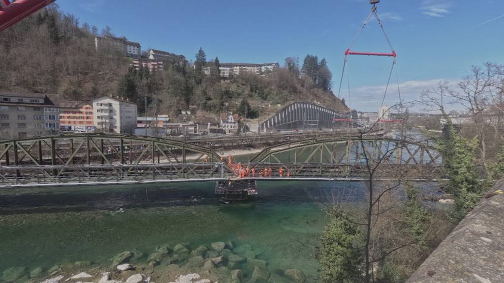 Spektakuläre Sanierung der Reuss-Bahnbrücke