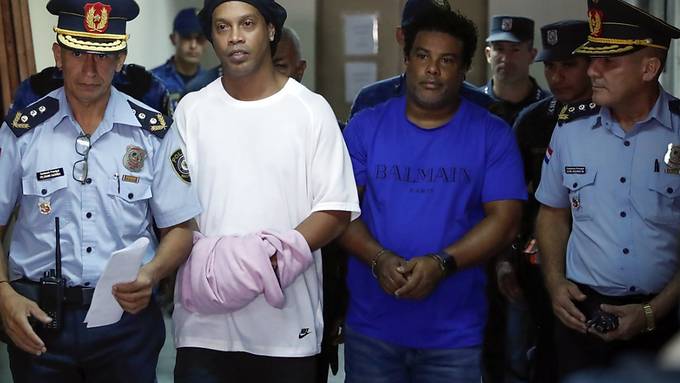 Ex-Fussballstar Ronaldinho muss in Paraguay in U-Haft bleiben
