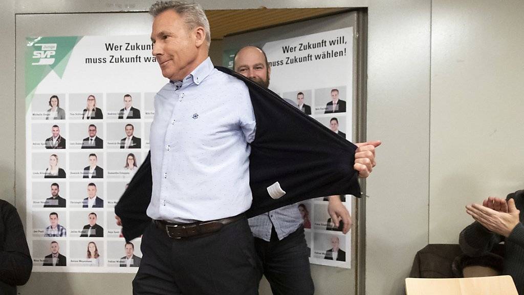 Die Berner SVP ebnet den Weg für eine erneute Kandidatur von Nationalrat Adrian Amstutz - sofern er den will. Die Partei hat dafür am Montag ihre Regelung zur Amtszeitbeschränkung angepasst.