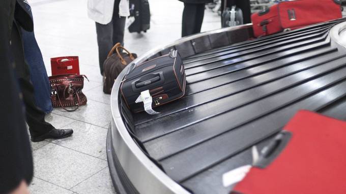 Wer am Flughafen Zürich auf seinen Koffer wartet, braucht Geduld