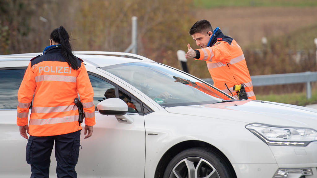 Kantonspolizei kontrolliert 210 Fahrzeuge in Uster und Bülach