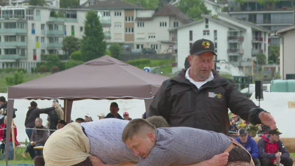 Ohne sie gäbe es keine Schwingfeste: Kampfrichter Lorenz Bönzli im Porträt
