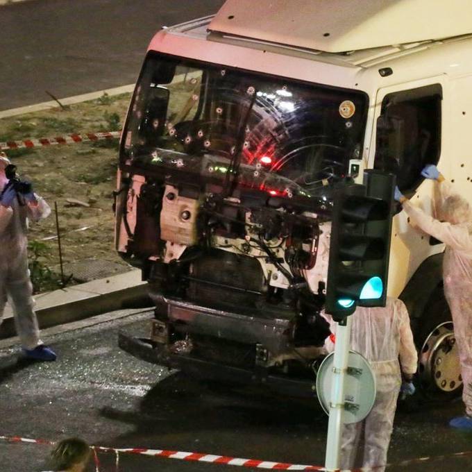 Nizza: IS bekennt sich zu Anschlag