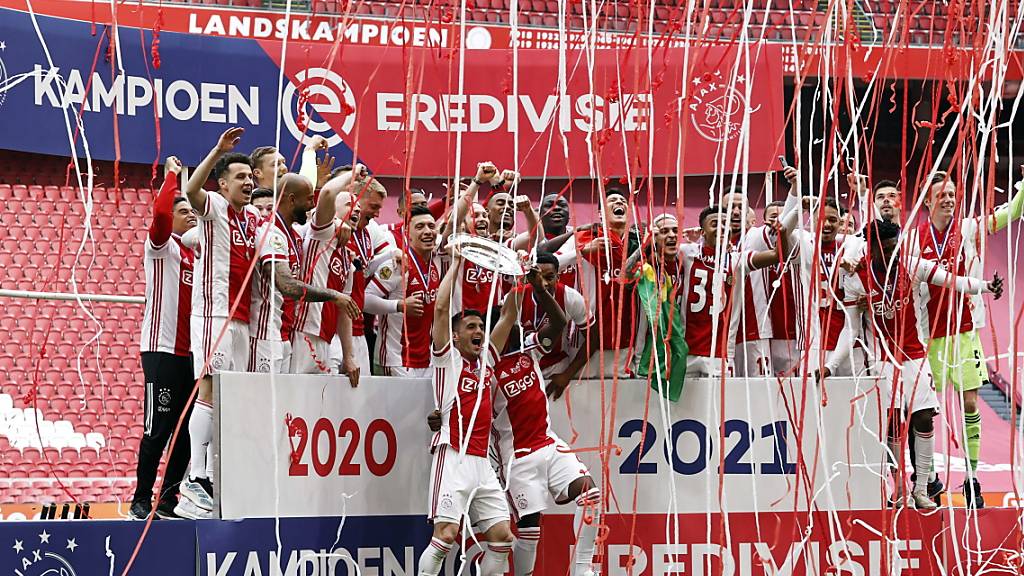 Am 2. Mai feierten die Spieler von Ajax Amsterdam ihren 35. Meistertitel noch mit Schale