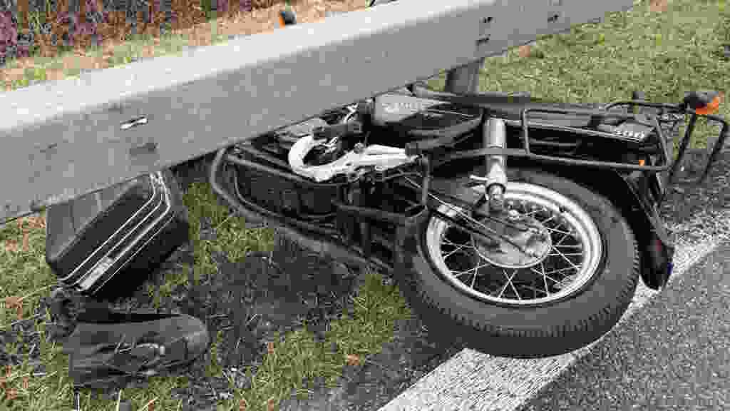 Motorradfahrer verunfallt in Au SG schwer