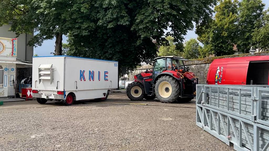 Circus Knie baut in Solothurn seine Zelte auf