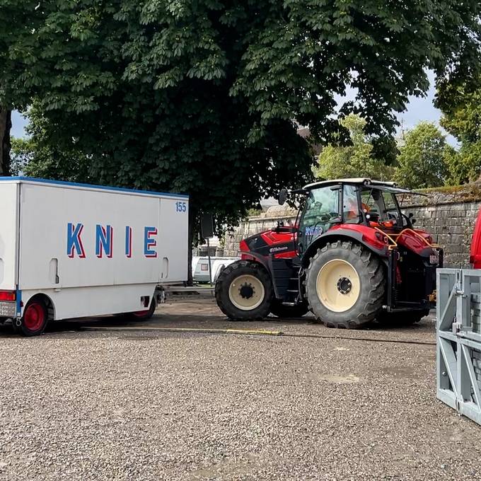 Circus Knie baut in Solothurn seine Zelte auf