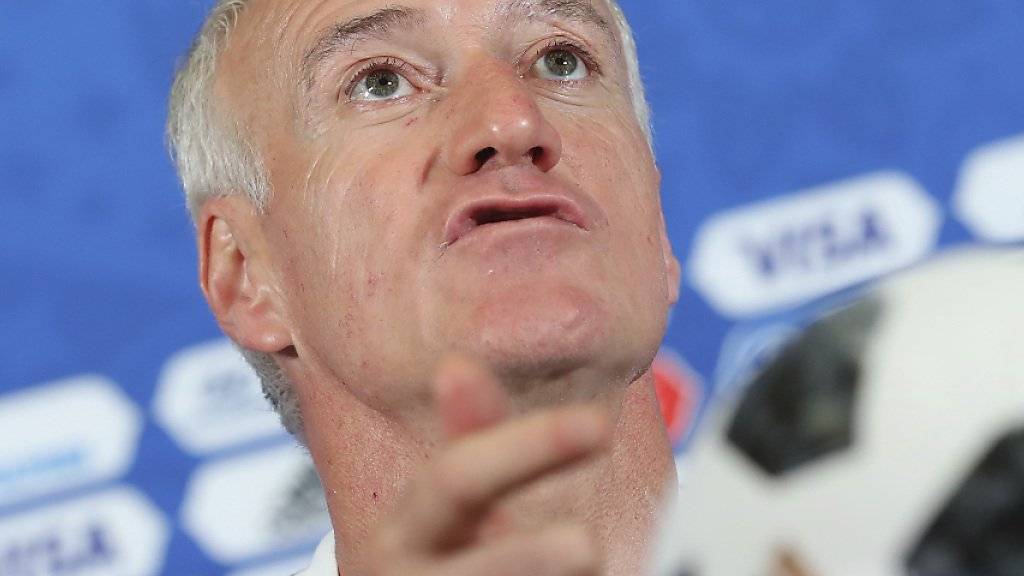 Im Auftaktspiel gegen Australien klar favorisiert: Frankreich mit Nationaltrainer Didier Deschamps