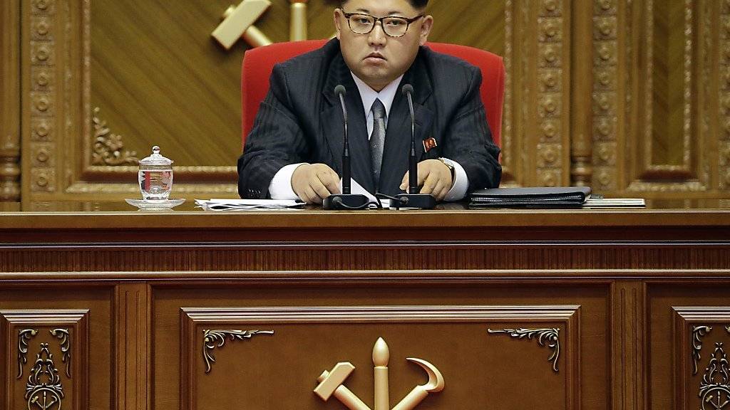 Seine Raketen sollen bis zum US-Stützpunkt Guam im Pazifik reichen: Nordkoreas Machthaber Kim Jong Un. (Archivbild)