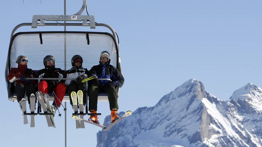 In diesen Berner Skigebieten kannst du schon die Piste rocken