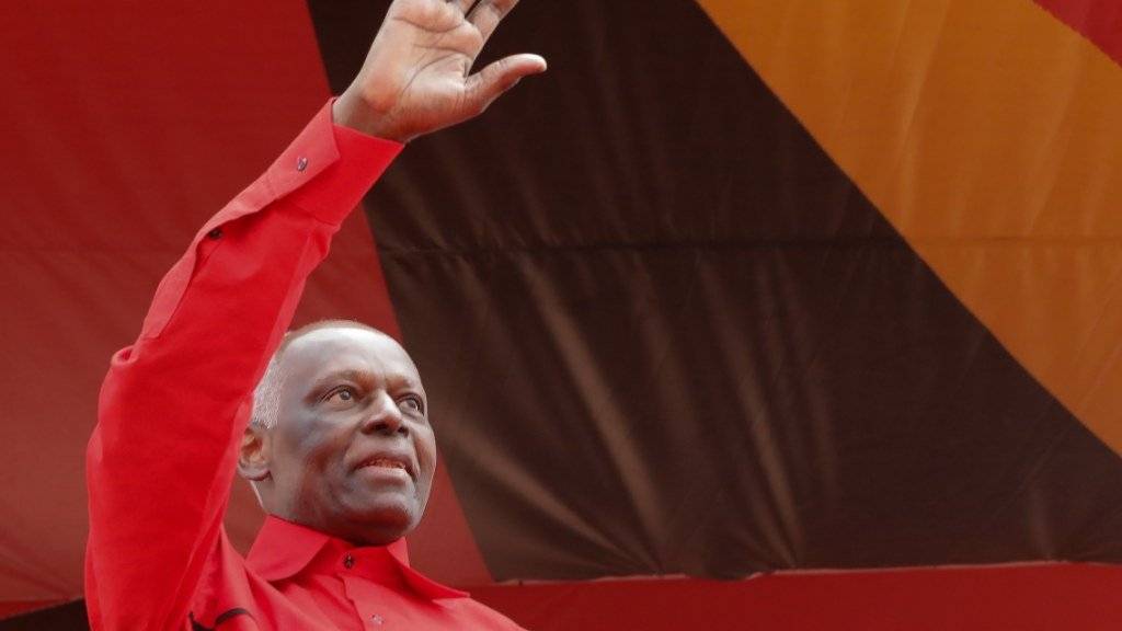 Angolas Präsident Jose Eduardo dos Santos nimmt nach 38 Jahren im Amt seinen Abschied (Archiv)