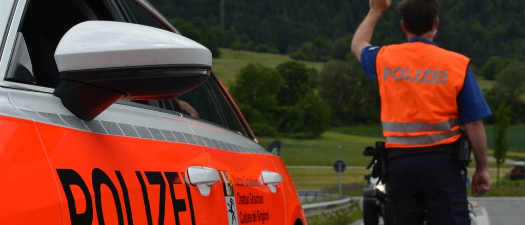 Mit 131 km/h durchs Dorf gebrettert: Bündner Polizei schnappt Raser
