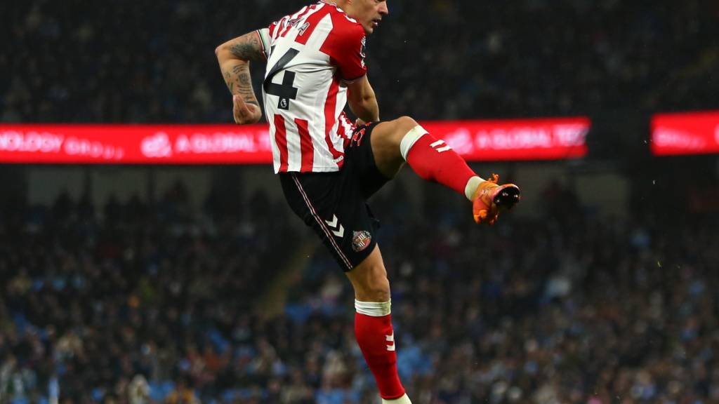 Granit Xhaka bereitete nach seiner Einwechslung Sunderlands Siegtor in der Nachspielzeit vor.