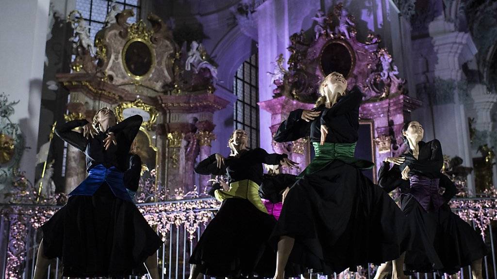 Das Tanzstück «Desiderium» von Yuki Mori wird im Rahmen der St. Galler Festspiele in der Kathedrale aufgeführt. Premiere war am Mittwoch, 3. Juli.