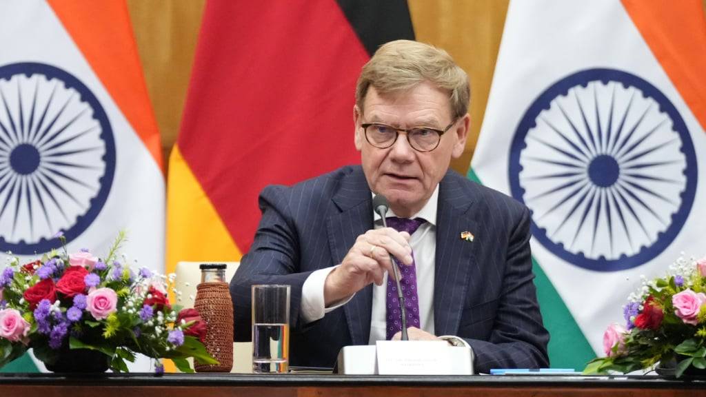 Bundesaußenminister Johann Wadephul (CDU) spricht während einer gemeinsamen Pressekonferenz mit seinem indischen Amtskollegen Jaishankar. Foto: Soeren Stache/dpa