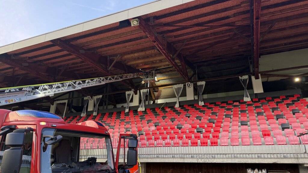 St. Galler Feuerwehr löscht Brand auf Dach des Gründenmoos-Stadions
