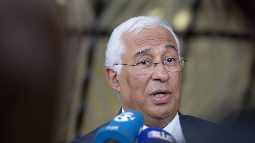 ARCHIV - Der portugiesische Ministerpräsident Antonio Costa spricht zu den Medien bei seiner Ankunft zu einem Rundtischgespräch am zweiten und letzten Tag des EU-Gipfels. Foto: Hatim Kaghat/Belga/dpa
