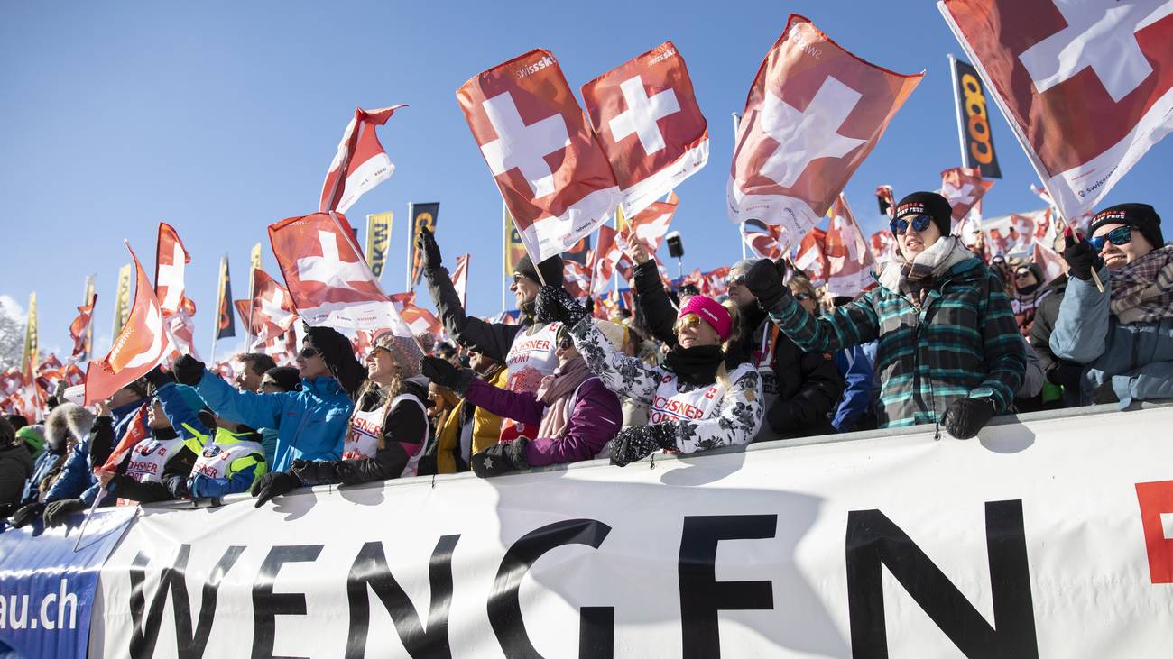 Zehntausende Skifans verfolgen das Spektakel in Wengen jedes Jahr live vor Ort.