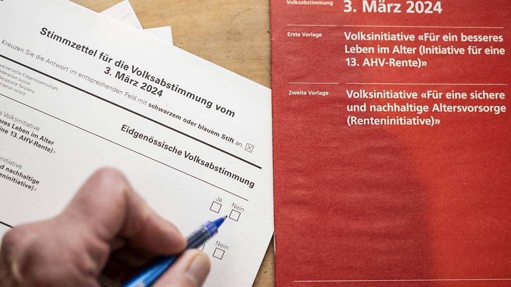 Die Schweizer Stimmbevölkerung entscheidet heute Sonntag über die Einführung einer 13. AHV-Rente und eine Volksinitiative für eine Erhöhung des Rentenalters und dessen Koppelung an die Lebenserwartung. (Themenbild)