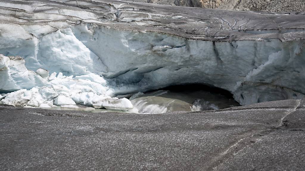 Schmelzende Gletscher sind laut einem neuen Bericht der Universität der Vereinten Naitonen in Bonn einer von sechs Risiko-Kippunkten. (Archivbild)