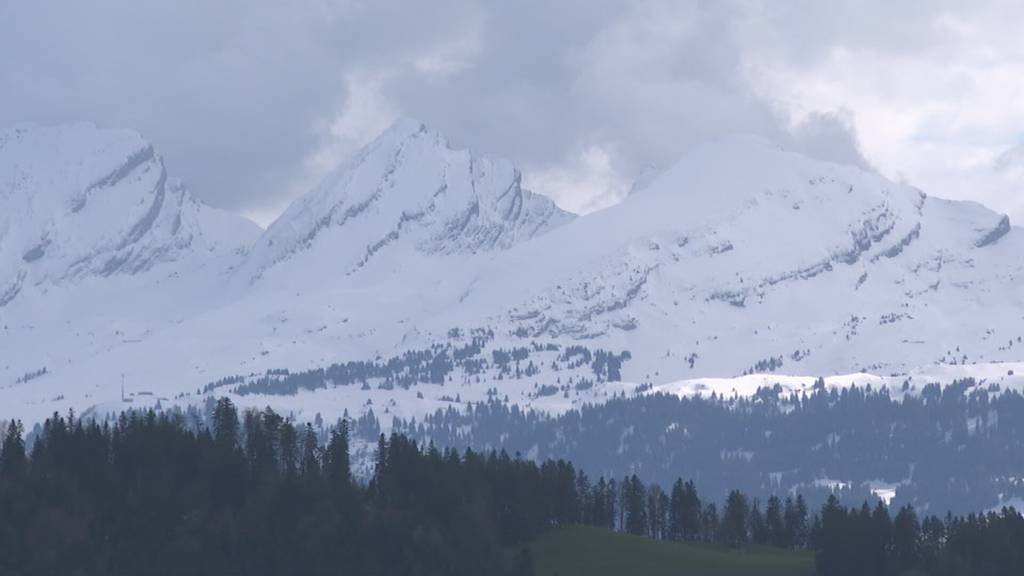 Tödliche Bergunfälle beim Selun: Schneeschuhwanderer sterben durch Fall ins gleiche Karstloch