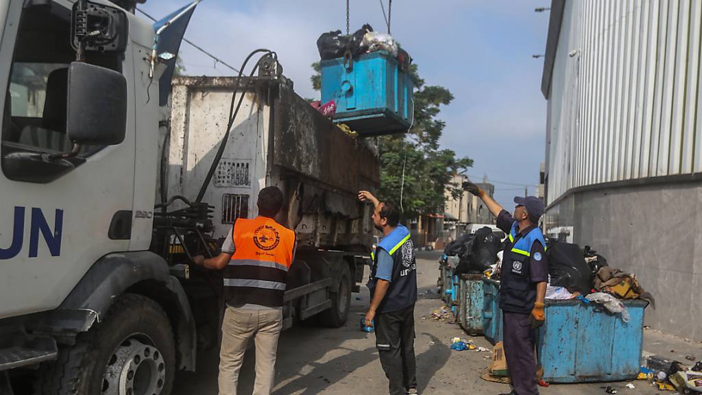 Nach dem Ausfall der Internet- und Kommunikationsdienste im Gazastreifen ist auch der Kontakt zu den Mitarbeitern des UN-Palästinenserhilfswerks UNRWA abgebrochen. Foto: Mohammed Talatene/dpa