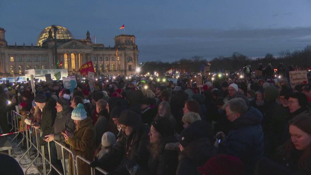 Wie in Deutschland: Junge Grüne rufen zu Protesten gegen Rechts auf