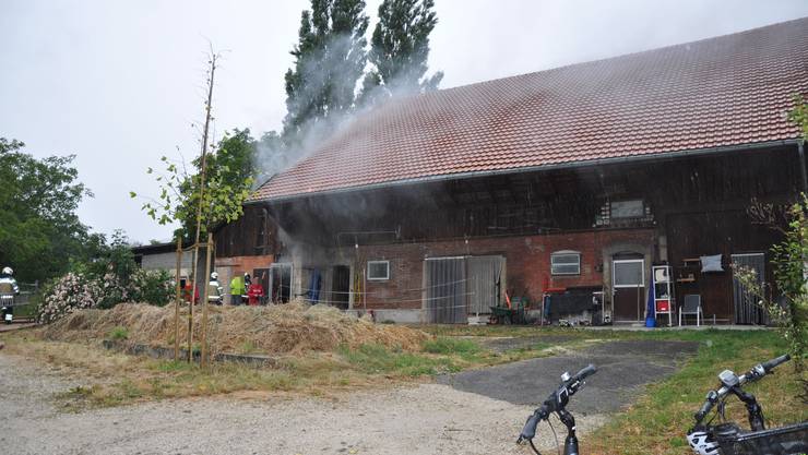 Blitzeinschlag Lost Brand In Gerateschuppen Eines Bauernhauses Aus