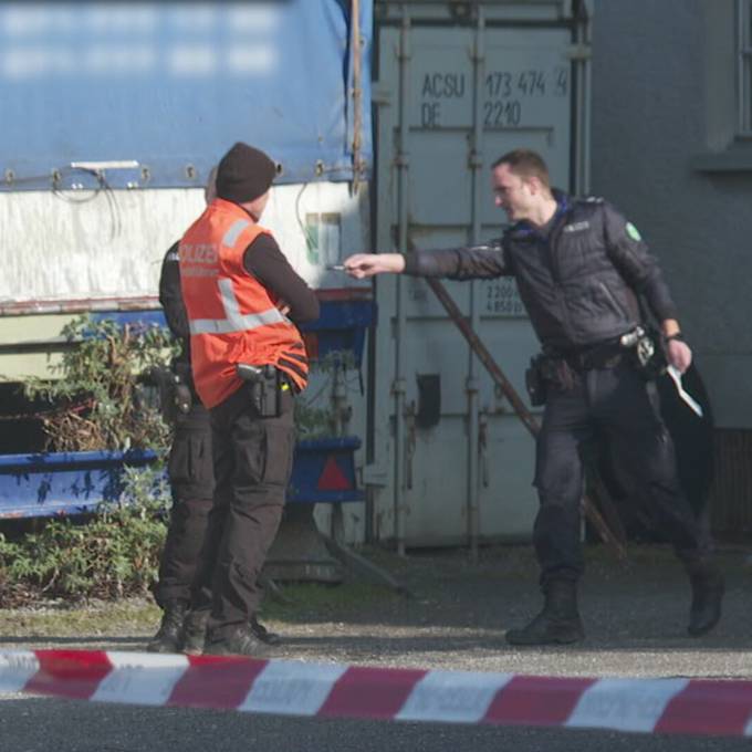 Tötungsdelikt in Rebstein –  Mann (49) leblos auf Vorplatz gefunden