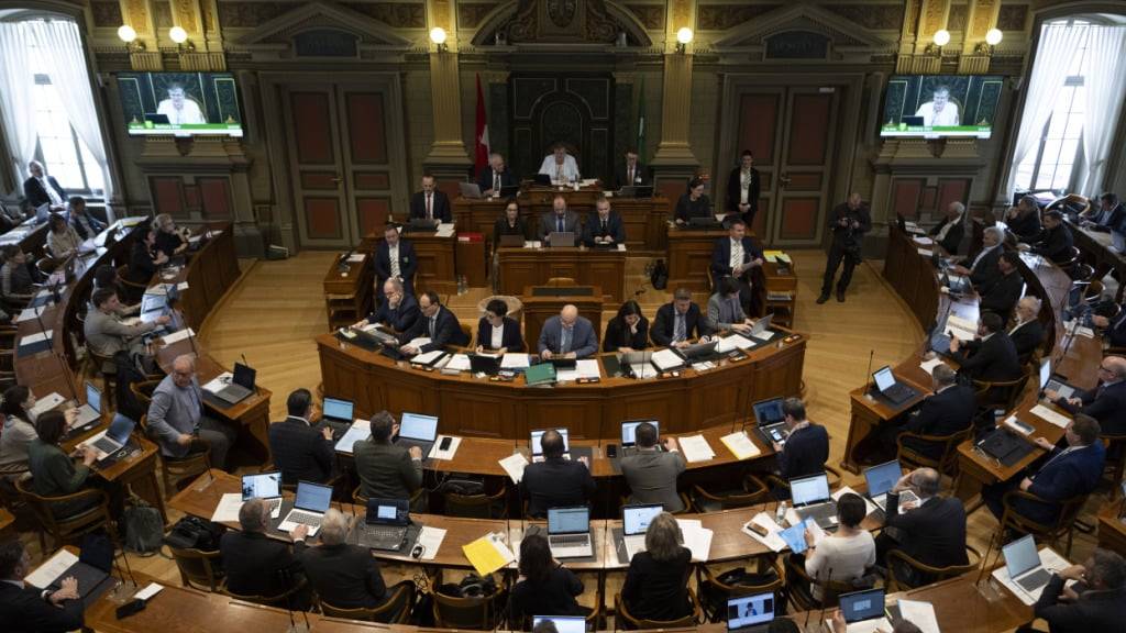 Die Finanzkommission ist mit dem Entlastungspaket der Regierung nicht zufrieden. Verlangt werden weitere Einsparungen. (Archivbild)