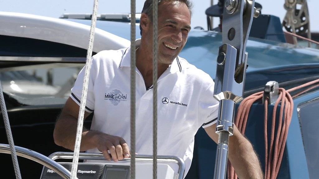 Abenteurer Mike Horn mach sich auch, die Welt zu umrunden. In Monaco besteigt er sein Segelboot - von hier geht es nach Südafrika.