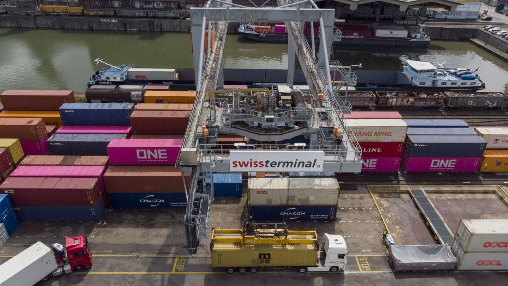 Die Chemie- und Pharmaindustrie verzeichnete im dritten Quartal einen Rückgang, da zuvor wegen erwarteter US-Zölle Lagerbestände stark erhöht und Exporte vorgezogen worden waren. (Archivbild)