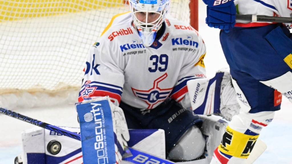Sandro Zurkirchen hält die Pucks ab nächster Saison für den SC Bern