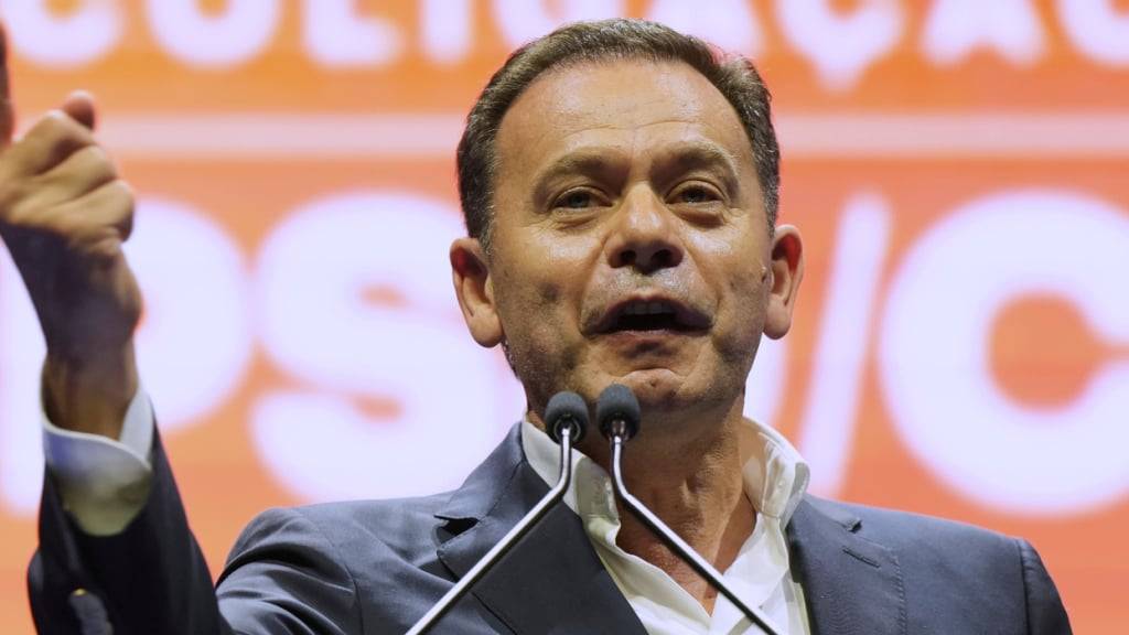 Der amtierende Ministerpr‰sident LuÌs Montenegro bei seiner Wahlkampfabschlusskundgebung in Lissabon. Foto: Ana Brigida/AP/dpa