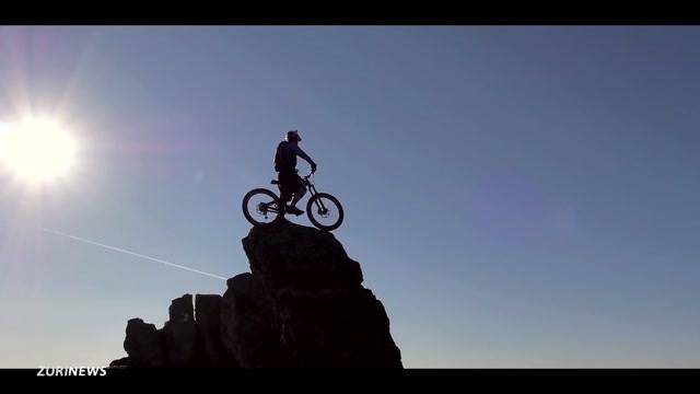 Todesmutiger Mountainbiker