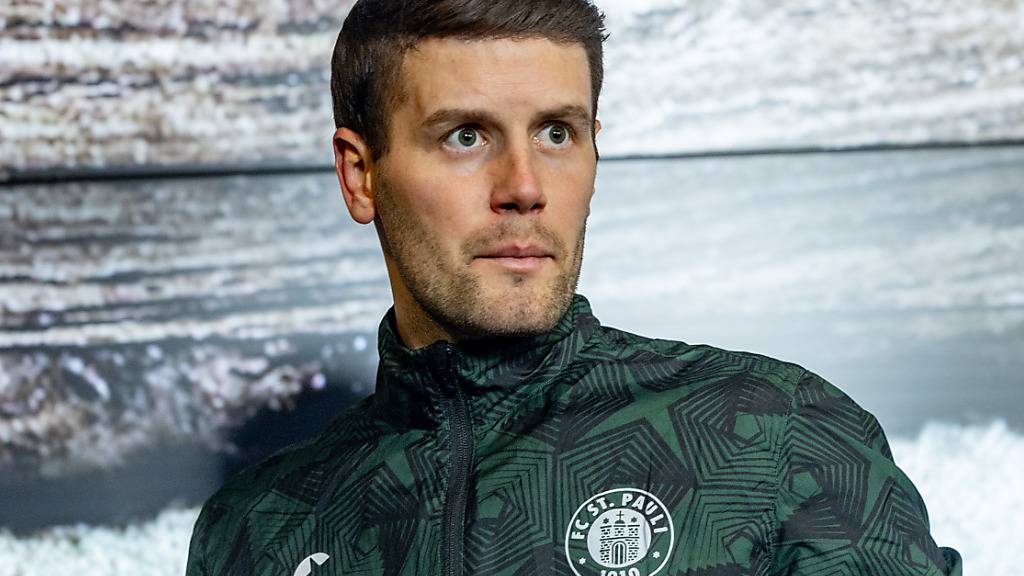 Trainer Fabian Hürzeler reitet mit St. Pauli auf der Erfolgswelle