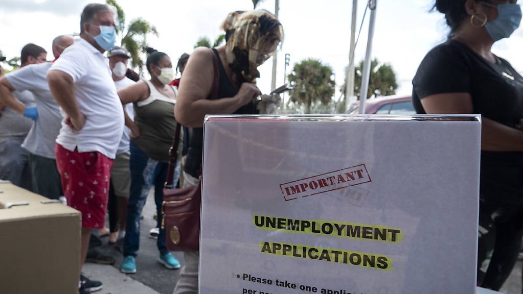 In den USA ist die Arbeitslosenquote im Mai überraschend zurückgegangen. (Archiv)