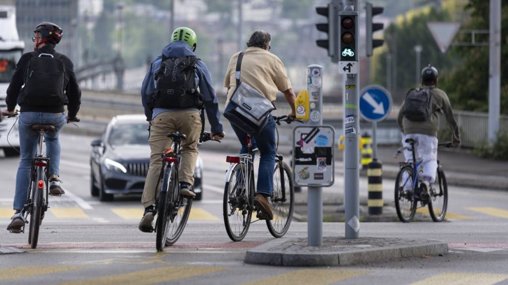 Kreuzungen sind für  Velofahrer gefährlich. (Symbolbild)