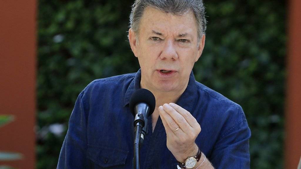 Kolumbiens Präsident Juan Manuel Santos entschuldigte sich, dass Sicherheitskräfte 1999 ein von rechten Paramilitärs verübtes Massaker mit elf Toten nicht verhinderten. (Archivbild)