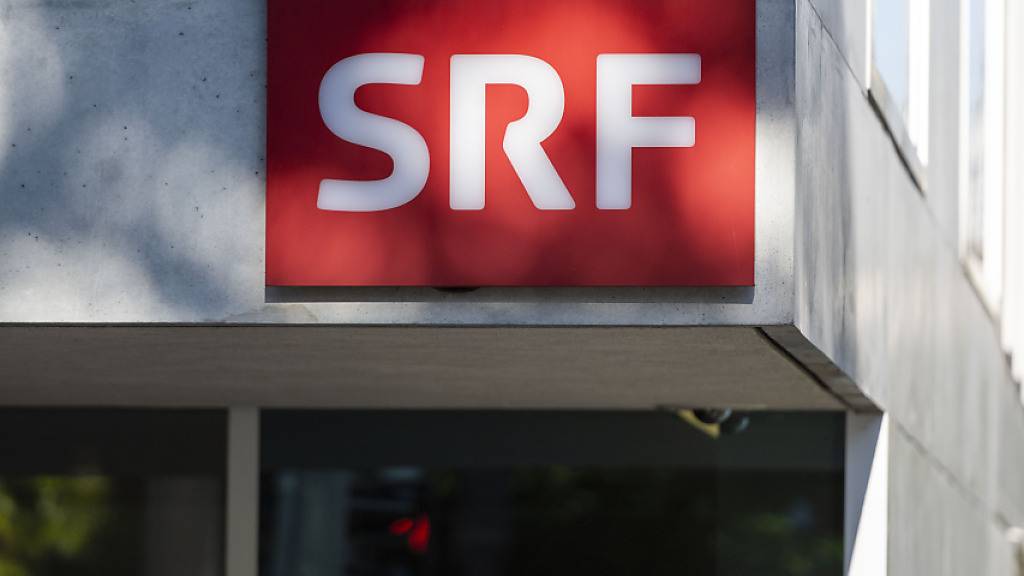 Die geplante Senkung der Radio- und Fernsehgebühren ist in der Vernehmlassung stark umstritten. (Archivbild)